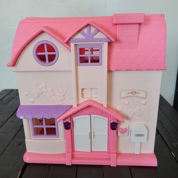 You & Me Dollhouse Pink Purple Play House Plastic Playset Mini Dolls Castle - Picture 4 of 8
